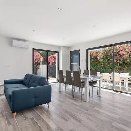 Moon - 600m - Clim - 6 Pers - Cap D'agde Villa